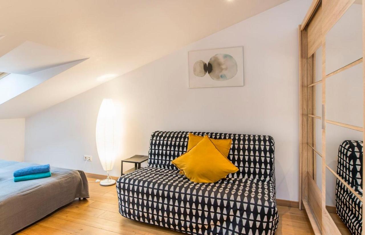 Central 2-Level Penthouse With Terrace And Free Parking Riga Exterior photo
