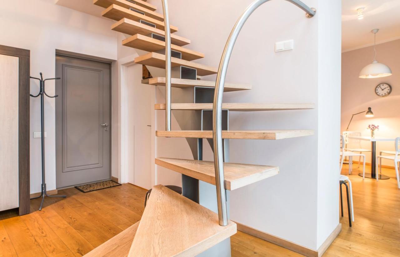 Central 2-Level Penthouse With Terrace And Free Parking Riga Exterior photo