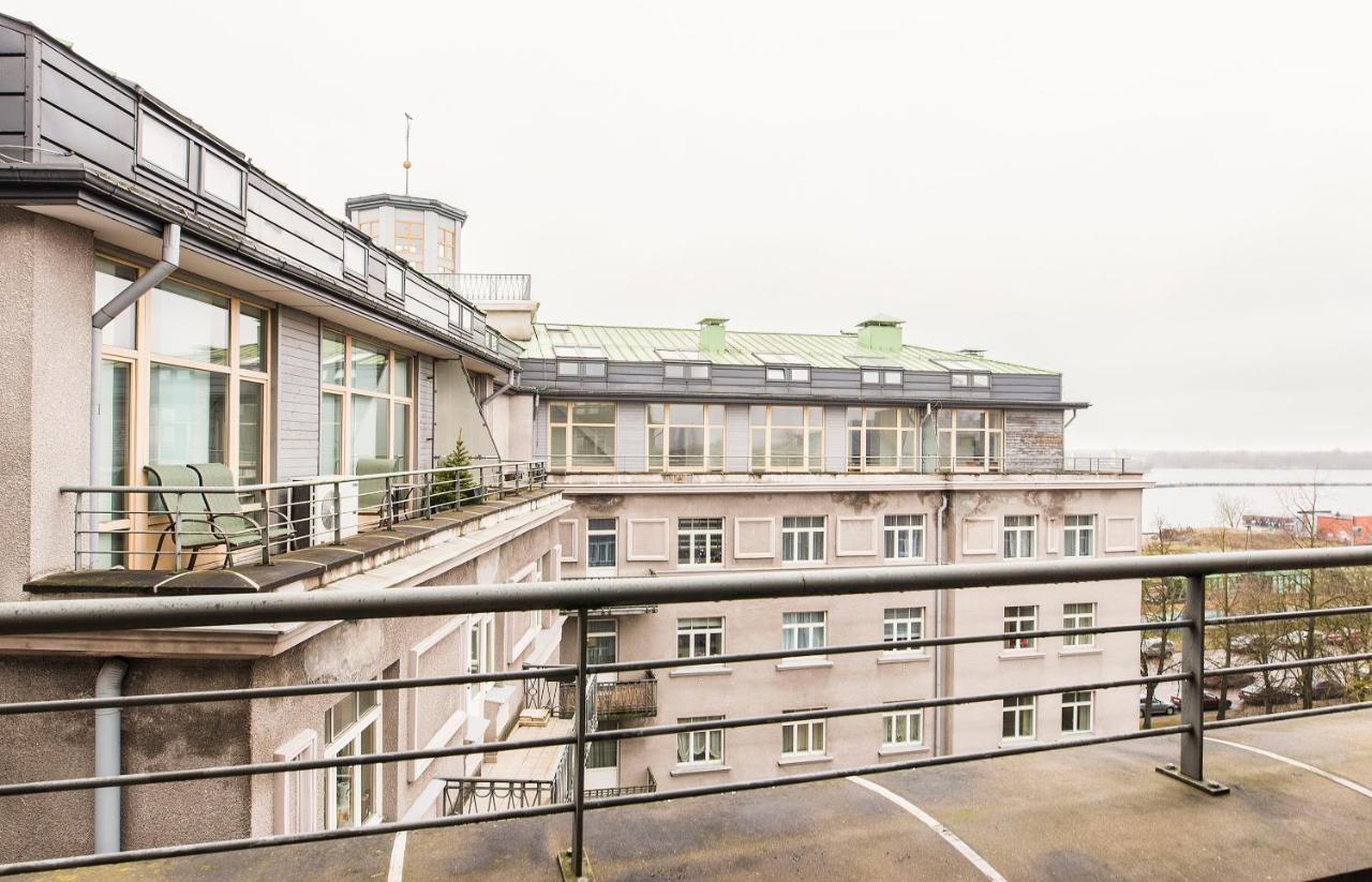 Central 2-Level Penthouse With Terrace And Free Parking Riga Exterior photo
